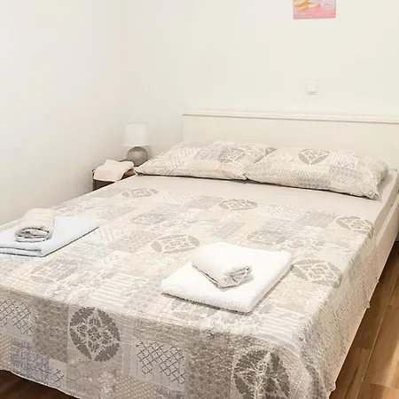 Apartamento 2 Bedroom Stunning In *